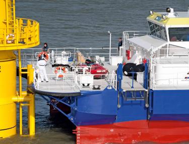vessel at wind turbine